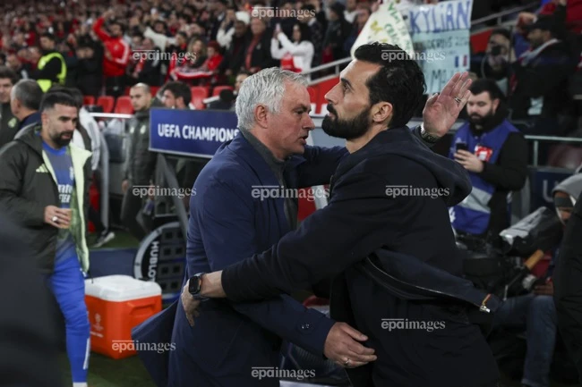 soc-mourinho-mo-cua-tro-lai-real-madrid (3).jpg