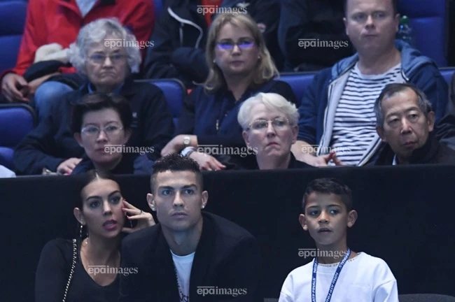 ronaldo-sap-tro-thanh-dong-doi-voi-con-trai (3).jpg