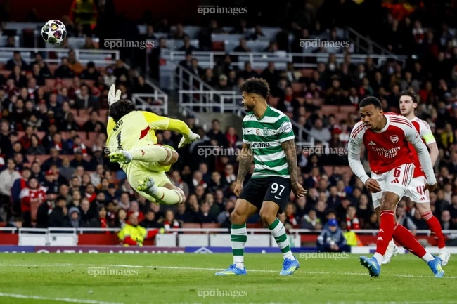 soc-arsenal-vo-dich-tottenham-xuong-hang (3).jpg