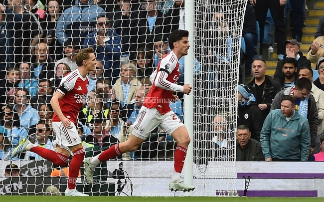 arsenal-chiem-loi-the-hon-man-city-6-diem (3).jpg