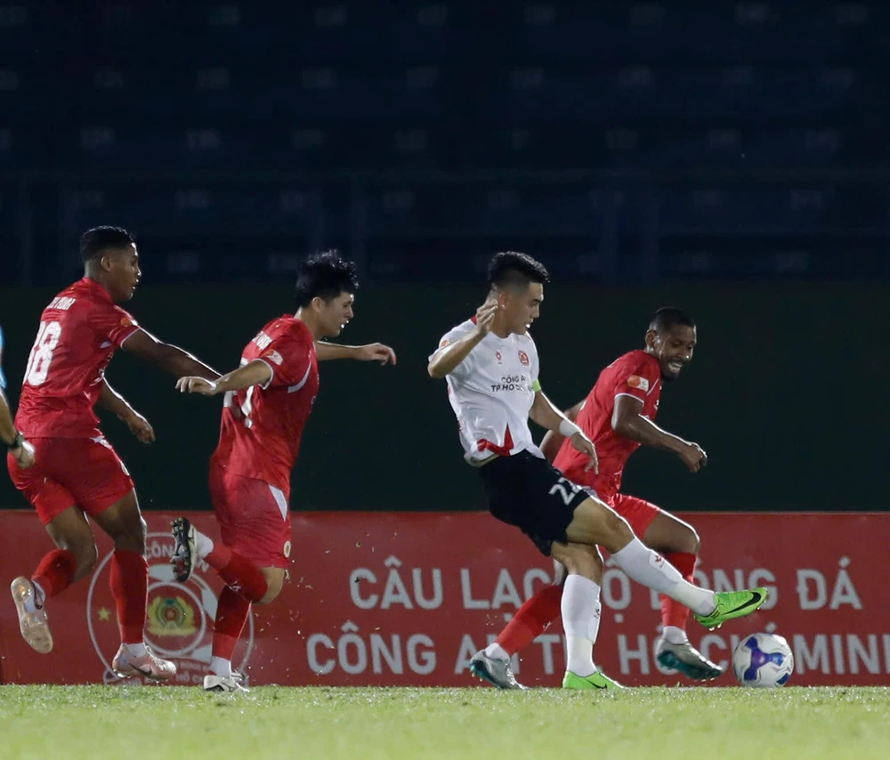 chung-ket-nguoc-nghet-tho-vong-20-v-league (1).jpg