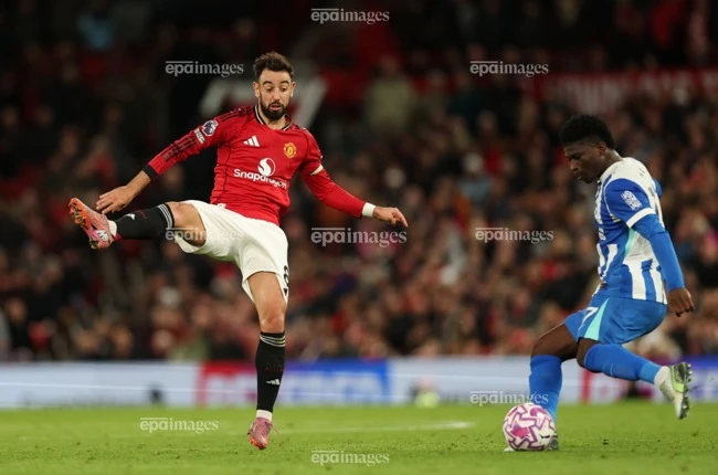 man-united-gay-soc-khi-mua-cung-luc-9-cau-thu (1).jpg