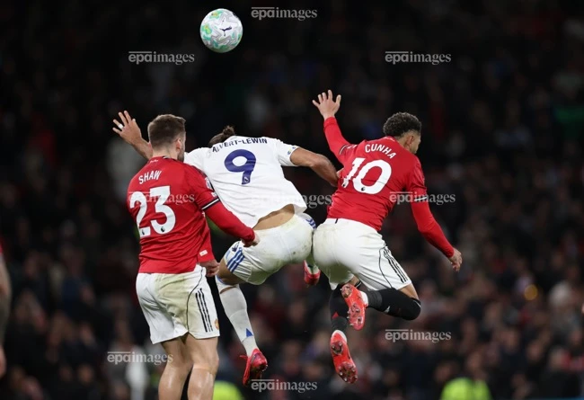 mu-de-sap-bay-brentford-ngay-tai-old-trafford (1).jpg