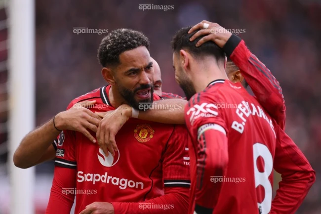 mu-khong-duoc-phep-run-so-truoc-liverpool (2).jpg