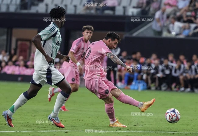 miami-dan-3-0-van-thua-nguoc-trong-ngay-messi-can-moc-100-tran (2).jpg