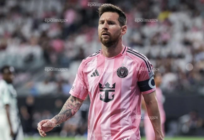 miami-dan-3-0-van-thua-nguoc-trong-ngay-messi-can-moc-100-tran (3).jpg