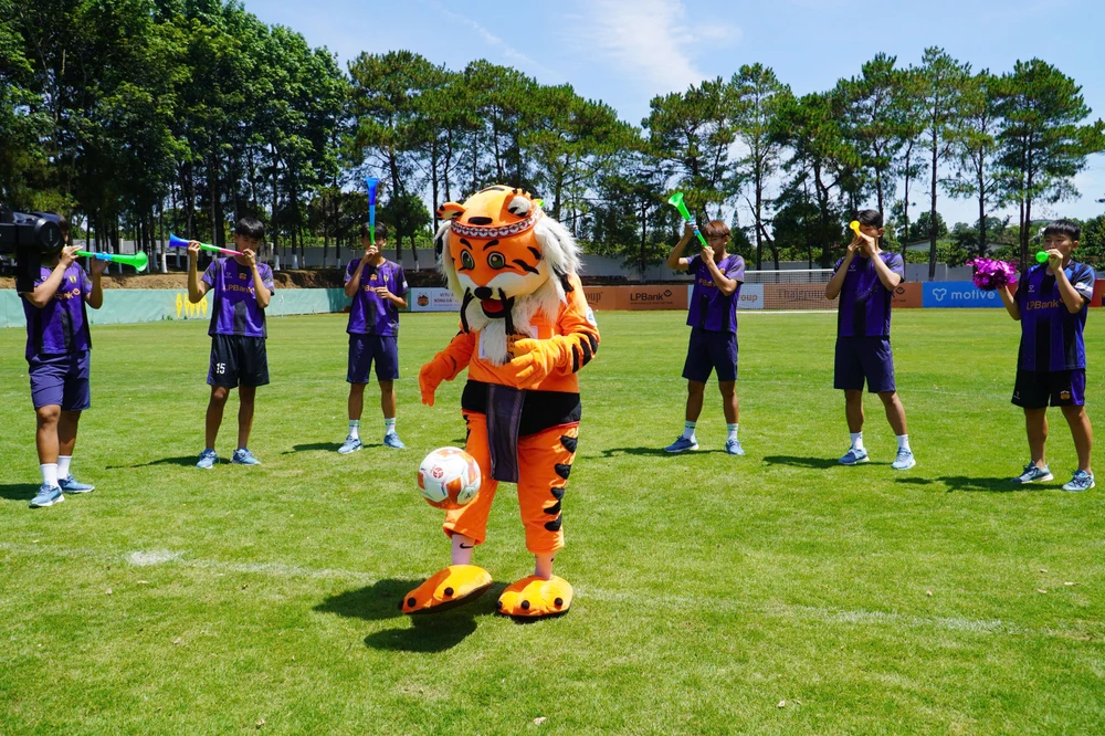 festival-u-14-quoc-te-tai-gia-lai-nong-ruc-voi-dan-mascot-cuc-de-thuong (1).jpg