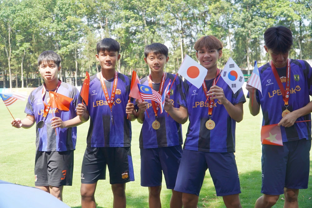 festival-u-14-quoc-te-tai-gia-lai-nong-ruc-voi-dan-mascot-cuc-de-thuong (3).jpg