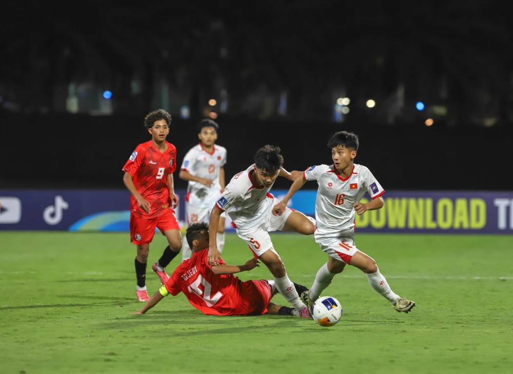tuyen-viet-nam-dai-chien-han-quoc-gianh-ve-world-cup (3).jpg