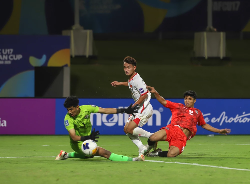 tuyen-viet-nam-dai-chien-han-quoc-gianh-ve-world-cup (4).jpg
