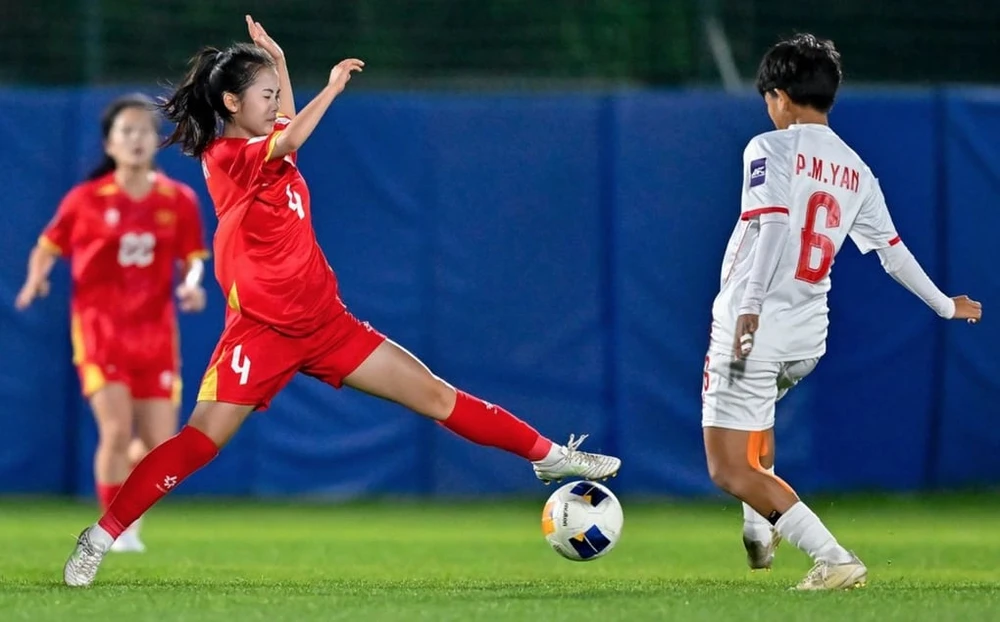 bong-da-viet-nam-lai-dung-truoc-canh-cua-world-cup (3).jpg
