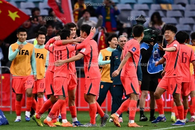 trung-quoc-gia-nhap-tuyen-viet-nam-gap-kho-o-asean-cup (2).jpg