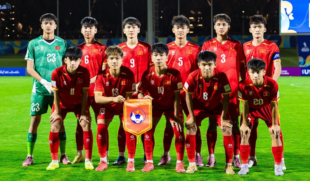 hlv-cristiano-roland-noi-su-that-ve-u-17-viet-nam (1).jpg