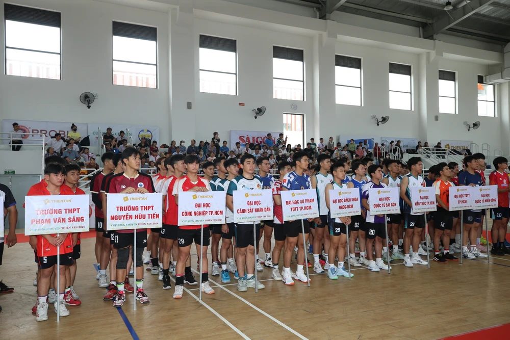 36-doi-bong-dai-nao-cup-bong-chuyen-thien-tan (1).JPG