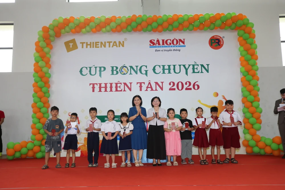 36-doi-bong-dai-nao-cup-bong-chuyen-thien-tan (2).JPG