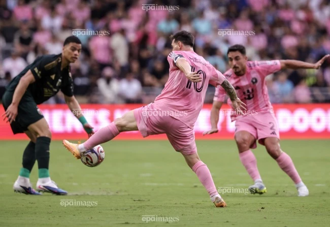 messi-huy-diet-doi-thu-truoc-them-world-cup (2).jpg