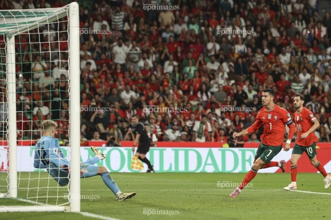 the-gioi-cho-man-tai-dau-cuoi-cung-cua-messi-va-ronaldo (4).jpg