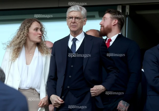 wenger-noi-loi-gan-ruot-sau-khi-man-city-dang-cup-cho-arsenal (3).jpg