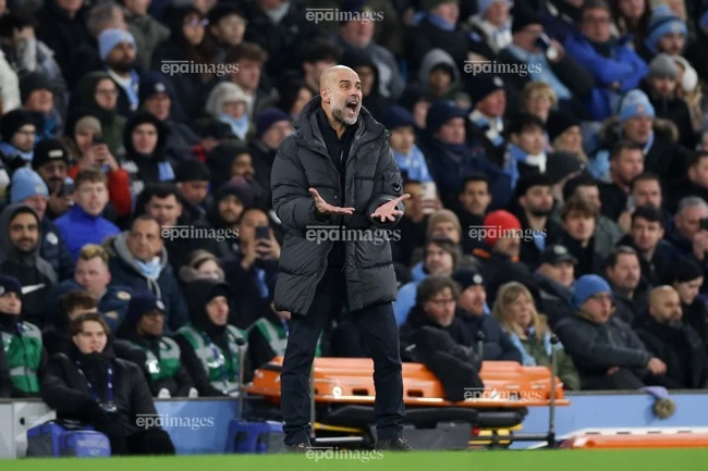 soc-al-nassr-chi-hon-3-800-ty-moi-pep-guardiola-dan-dat-ronaldo (3).jpg