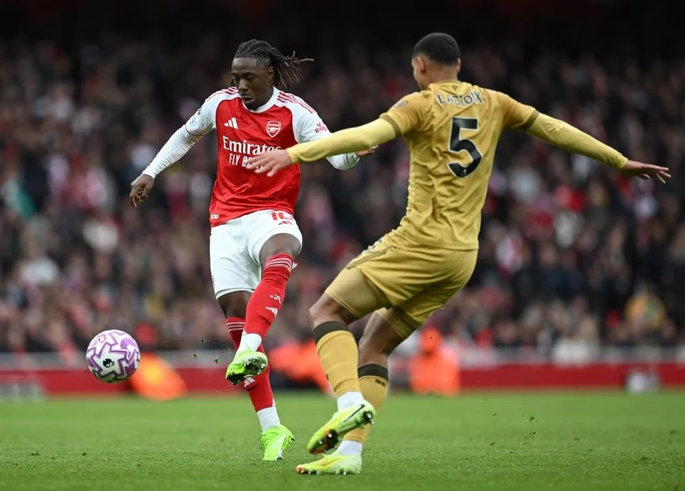 arsenal-len-dinh-ngoai-hang-anh-cho-dai-pha-champions-league (6).jpg