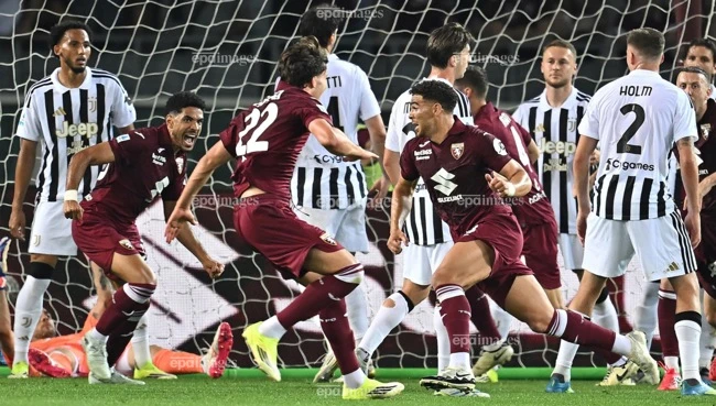 nhung-chiec-ve-champions-league-lich-su-o-cac-giai-chau-au (2).jpg