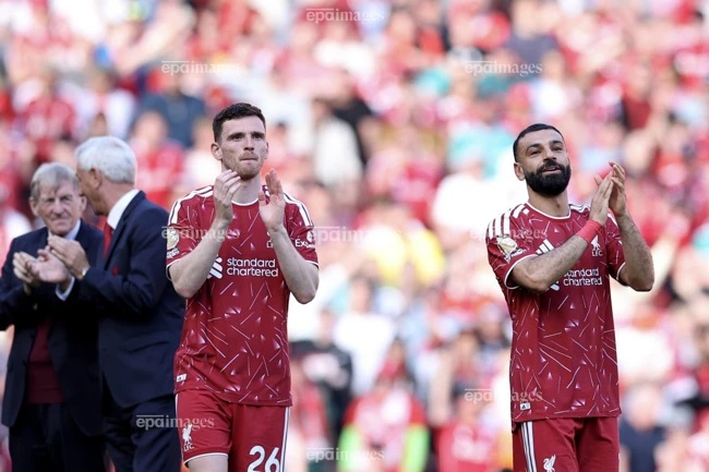 salah-oa-khoc-ngay-roi-liverpool-sau-9-nam-huyen-thoai (3).jpg