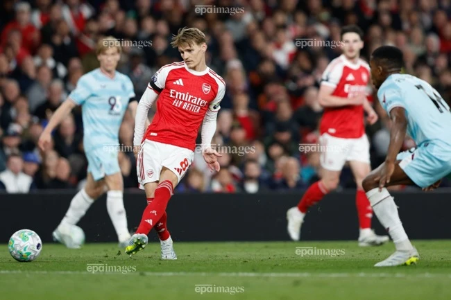 arsenal-va-tran-chung-ket-champions-league-dinh-menh-sau-30-nam-dau-don (2).jpg