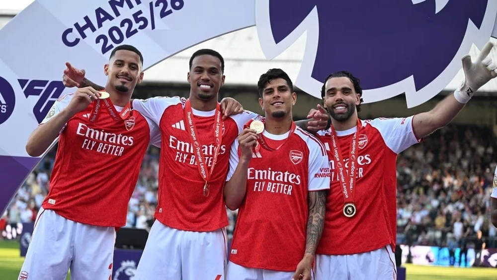 arsenal-mong-soan-ngoi-vo-dich-cua-psg (4).jpg