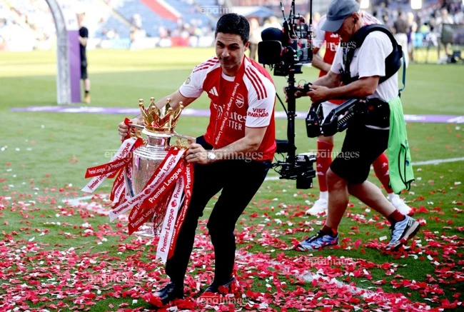 arsenal-san-sang-giat-cup-champions-league-tu-tay-psg (2).jpg