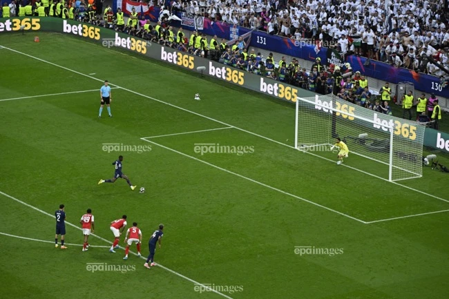 arsenal-bat-bai-ca-mua-champions-league-van-chet-lang (3).jpg