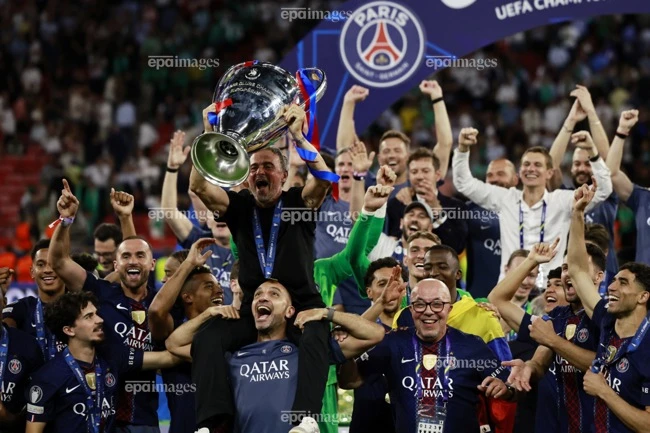 hlv-luis-enrique-va-psg-cham-hang-loat-ky-luc-champions-league (2).jpg