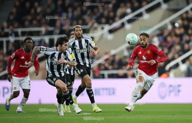 mu-phai-no-6-bom-tan-de-vo-dich-champions-league (3).jpg
