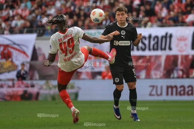 mu-phai-no-6-bom-tan-de-vo-dich-champions-league (4).jpg