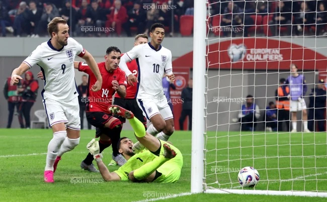 hlv-tuchel-tram-hang-loat-cong-than-de-pha-loi-nguyen-cho-doi-tuyen-anh (3).jpg