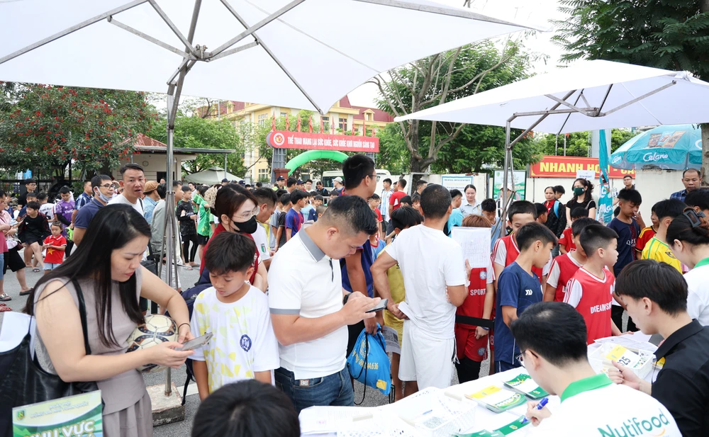 30-cau-thu-nhi-xuat-sac-gia-nhap-hoc-vien-bong-da-nutifood (1).jpg