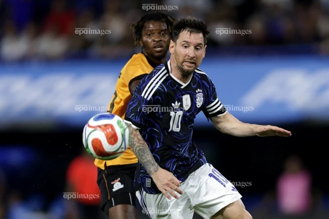 hlv-scaloni-tiet-lo-dieu-gay-chan-dong-ve-messi (3).jpg