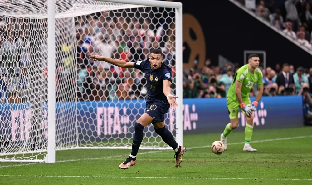 phap-vo-dich-world-cup-tuyen-brazil-gay-that-vong (2).jpg