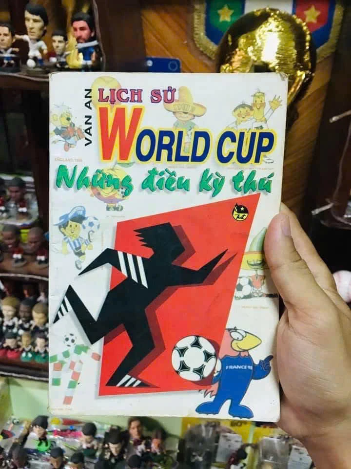 chang-trai-36-tuoi-tran-duc-tuan-va-bo-suu-tap-bong-da-co-1-0-2 (8).jpg