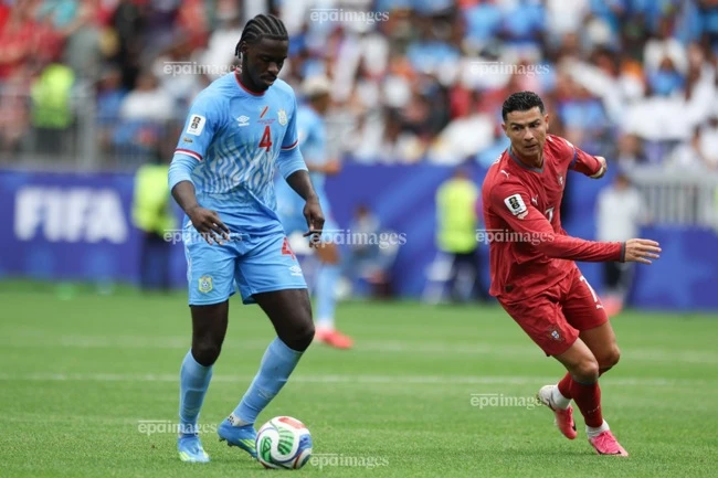 ronaldo-va-dong-doi-lao-vao-cuoc-dua-ve-vot-world-cup-nong-chua-tung-co (2).jpg