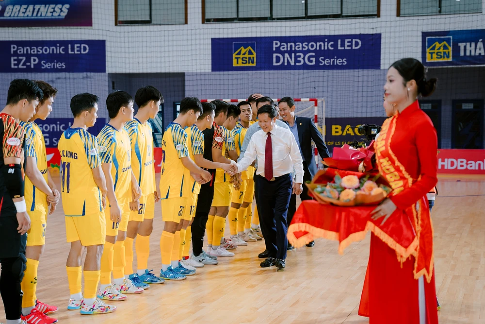 vinh-danh-vov-10-nam-kien-tri-gieo-mam-cho-futsal-viet-nam (3).jpg