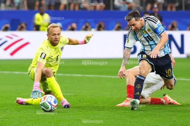 messi-huy-diet-cuoc-dua-giay-vang-world-cup (1).jpg