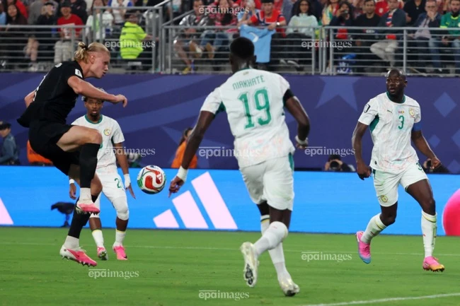 messi-huy-diet-cuoc-dua-giay-vang-world-cup (3).jpg