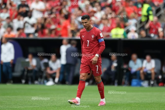 song-gio-bua-vay-ronaldo-voi-ngoi-no-gay-chia-re-doi-tuyen-bo-dao-nha (3).jpg