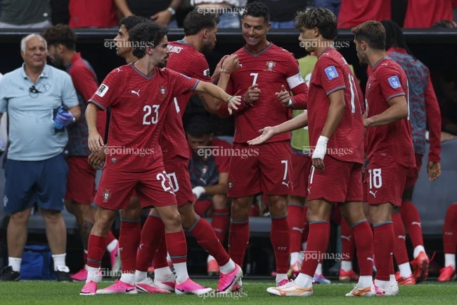 bi-vui-dap-sau-tran-hoa-ronaldo-gui-loi-canh-bao (3).jpg