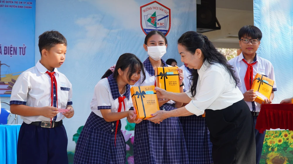 trộm tiền mua ma tuý, phiên toà giả định, trường THCS Tân Túc