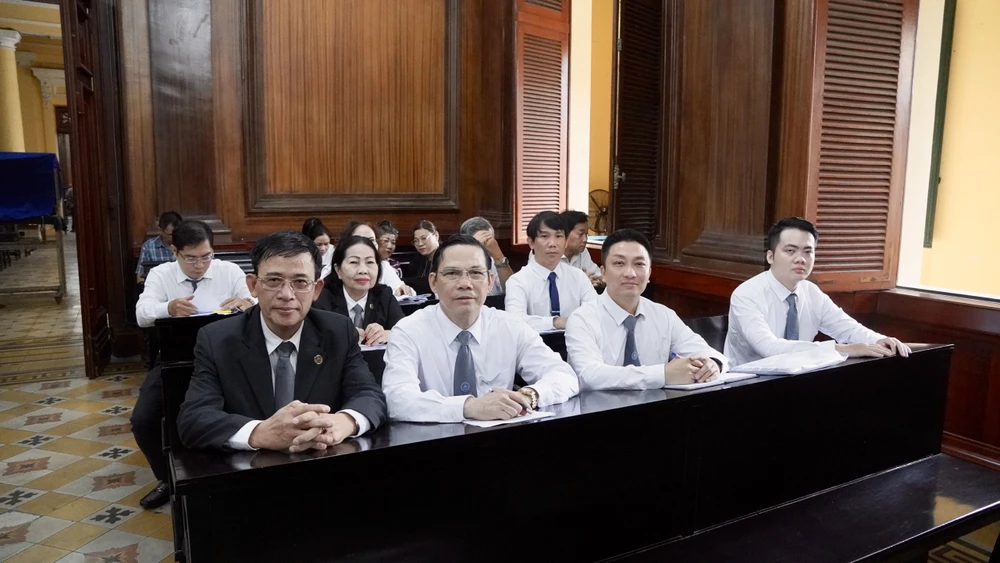 HĐXX nhiều lần nhắc nhở thái độ của bị cáo (2).jpg