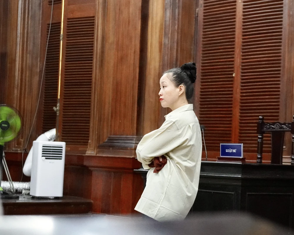 HĐXX nhiều lần nhắc nhở thái độ của bị cáo