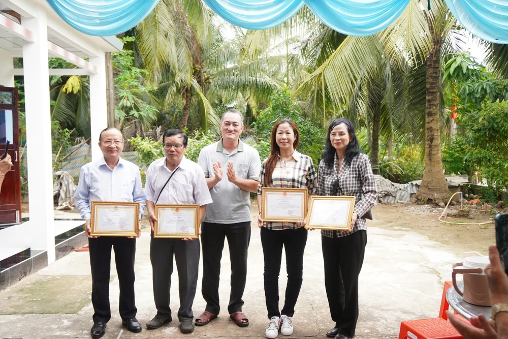 An- Ngãi -Trung-Khánh thành- con -đường.jpg