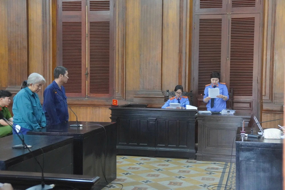 cô gái bị sát hại tại chợ đầu mối Thủ Đức, Gia đình bị hại khóc nghẹn theo từng lời khai bị cáo