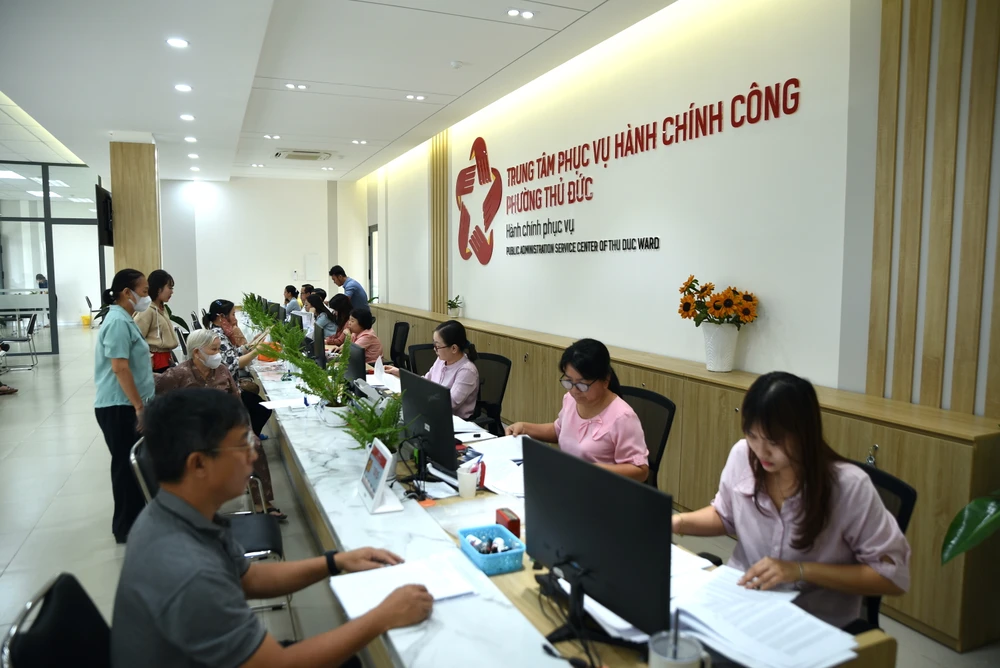 DSC_4217thủ-tục-hành-chính .jpg